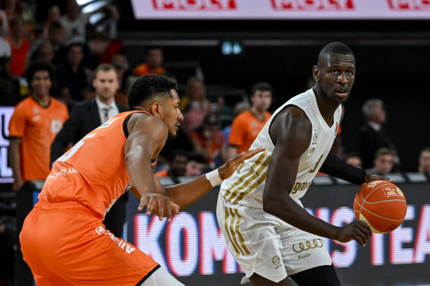 浓墨重彩 浓墨重彩